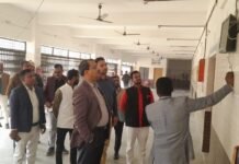 राजनैतिक दलों के प्रतिनिधियों की उपस्थिति में जिलाधिकारी ने किया ईवीएम वेयरहाउस का निरीक्षण