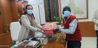निक्षय मित्र बन टीबी रोगियों से रखे भावनात्मक लगाव-सीडीओ, सीडीओ ने टीबी रोगी को दूसरे माह की सौपी पोटली