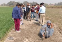 डीएम ने विशुनपुरा ब्लॉक के विभिन्न ग्रामों में मनरेगा कार्यों का किया निरीक्षण