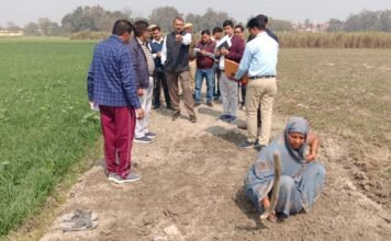 डीएम ने विशुनपुरा ब्लॉक के विभिन्न ग्रामों में मनरेगा कार्यों का किया निरीक्षण