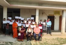 प्रधानमंत्री कौशल विकास योजना के तहत सर्टिफिकेट पाकर खिले विद्यार्थियों के चेहरे