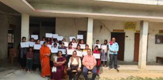 प्रधानमंत्री कौशल विकास योजना के तहत सर्टिफिकेट पाकर खिले विद्यार्थियों के चेहरे