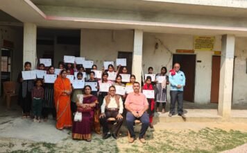 प्रधानमंत्री कौशल विकास योजना के तहत सर्टिफिकेट पाकर खिले विद्यार्थियों के चेहरे