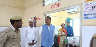 जिला संयुक्त चिकित्सालय का जिलाधिकारी ने किया औचक निरीक्षण