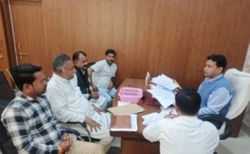 उप जिलाधिकारी खड्डा ने जनप्रतिनिधियों के साथ की बैठक