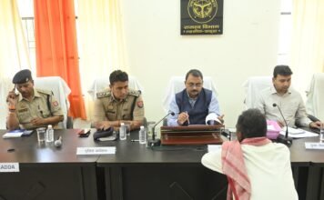 डीएम तथा एसपी की उपस्थिति में तहसील खड्डा में सम्पूर्ण समाधान दिवस का हुआ आयोजन