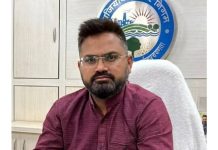 नवागत जिलाधिकारी कुशीनगर बनाए गए महेंद्र सिंह तंवर