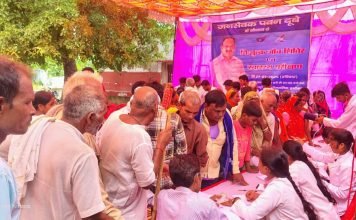 समाजसेवी पवन दूबे द्वारा नि:शुल्क स्वास्थ्य परीक्षण एवं उपचार शिविर का किया गया आयोजन