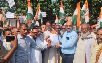 ब्लॉक कांग्रेस कमेटी के कार्यकर्ताओं ने जनहित से संबंधित पांच सूत्रीय मांगों का ज्ञापन सौंपकर जांच तथा कार्रवाही की मांग की