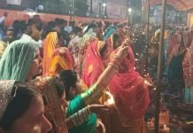 खड्डा : अपनी दिव्य खूबसूरती को बिखेरता जटाशंकर पोखरा पर छठ व्रतियों ने उगते सूर्य को अर्घ्य देकर किया परिवार व लोककल्याण की मंगलकामना