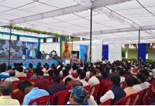 कांशीराम जयंती पर खड्डा में सामाजिक एकता का भव्य संगम, जनसेवक पवन दूबे ने पुष्पवर्षा कर किया स्वागत