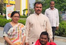 कलम के सिपाही के लिए बढ़े मदद के हाथ, शहीद दिवस पर भेंट हुई ट्राइसाइकिल