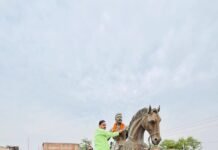 शिवाजी का स्वाभिमान, राष्ट्र का अभिमान” — खड्डा में गूंजा पराक्रम का जयघोष, विधायक विवेकानंद ने अर्पित की श्रद्धांजलि