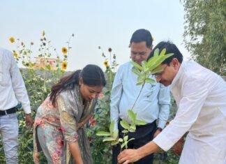 पृथ्वी दिवस पर जेपी फार्मेसी कॉलेज में संगोष्ठी, वृक्षारोपण कर लिया हरित भविष्य का संकल्प