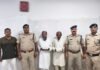 ट्रेन में चरस तस्करी का बड़ा खुलासा: RPF कप्तानगंज की कार्रवाई में 11 लाख की चरस बरामद, दो तस्कर गिरफ्तार