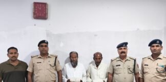 ट्रेन में चरस तस्करी का बड़ा खुलासा: RPF कप्तानगंज की कार्रवाई में 11 लाख की चरस बरामद, दो तस्कर गिरफ्तार
