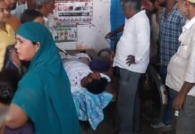 पकड़ी चौराहा के पास तेज रफ्तार कार की टक्कर से बाइक सवार तीन घायल जिसमें एक की हालत गंभीर