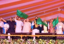 रेल मंत्री ने निभाया वादा: छपरा-दिल्ली और मऊ-दिल्ली एक्सप्रेस को मिली हरी झंडी, दोहरीघाट ट्रेन सेवा का वाराणसी सिटी तक मार्ग विस्तार को हरी झंडी दिखाई