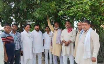 नारायणी का कहर, किसानों की चिंता; कांग्रेस प्रतिनिधिमंडल ने लिया बाढ़-कटान प्रभावित क्षेत्रों का जायजा, उच्चाधिकारियों से की तत्काल हस्तक्षेप की मांग