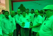 गोरखपुर में मासूम की हत्या पर कप्तानगंज अधिवक्ताओं में आक्रोश, सौंपा ज्ञापन, दोषी को फांसी, पीड़ित परिवार को एक करोड़ मुआवजा व सरकारी नौकरी की मांग