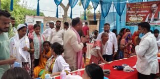 पनियहवा में पवन दूबे के निःशुल्क हेल्थ कैंप में 1207 लोगों ने स्वास्थ्य परीक्षण कराकर स्वास्थ्य लाभ लिया