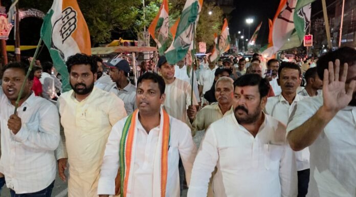 राहुल गांधी पर FIR के विरोध में सड़कों पर उतरी कांग्रेस, कुशीनगर में गूंजा निष्पक्ष कार्रवाई की मांग