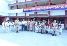 मिशन शक्ति के तहत जेपी इंटर कॉलेज की 57 छात्राओं ने किया कप्तानगंज थाने का भ्रमण, पुलिस की कार्यप्रणाली को करीब से जाना